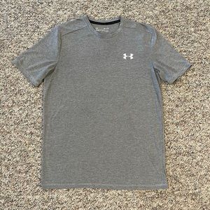 Under Armor gray loose active t-shirt sz Youth SM